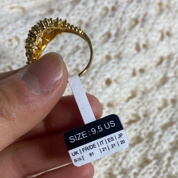 NWT 925 Silver Gold Plated Vintage Ring with Rhinestones - Picture 7 of 7